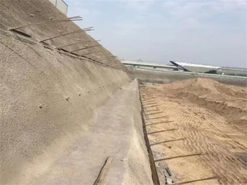 西市河道边坡加固